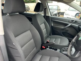 /photos/12352/1a17582a-43b3-1ada-6935-531c9383a6be_i320x240.jpg